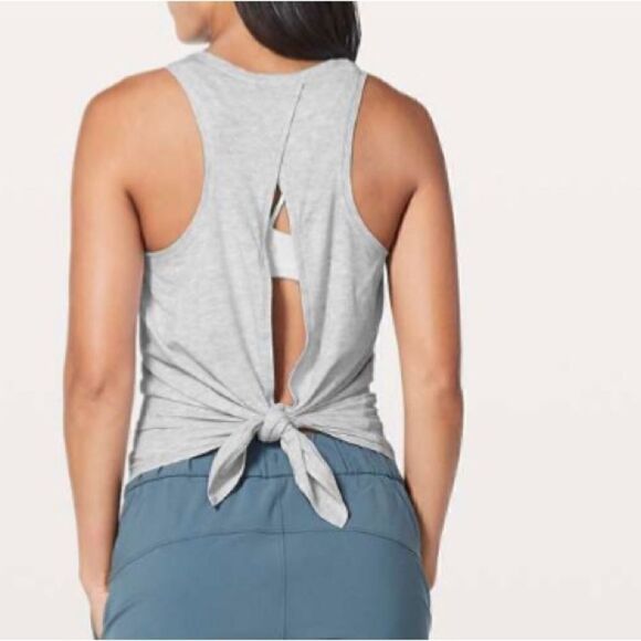 Lululemon Women’s Gray All Tied Up Tank Top 🎉Host pick 🎊 - Picture 1 of 7